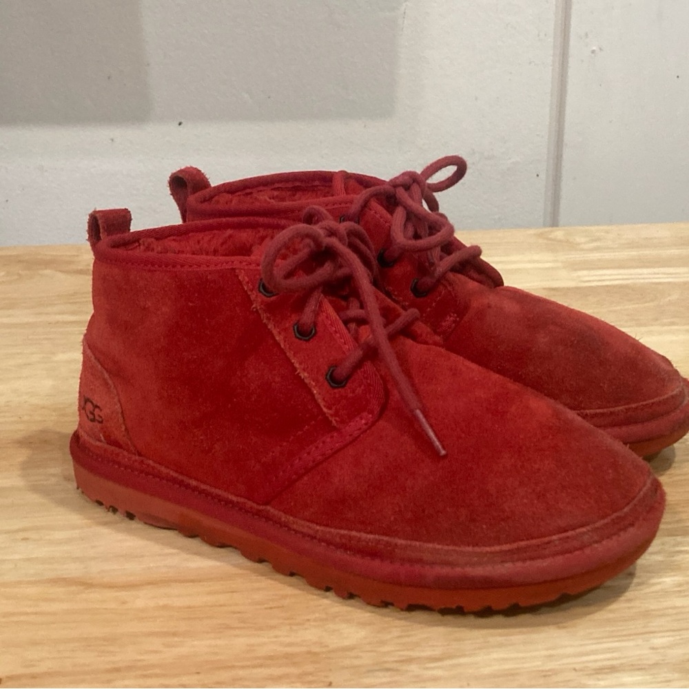 UGG Women’s Neumel Samna Red Chukka Boots Sz 7